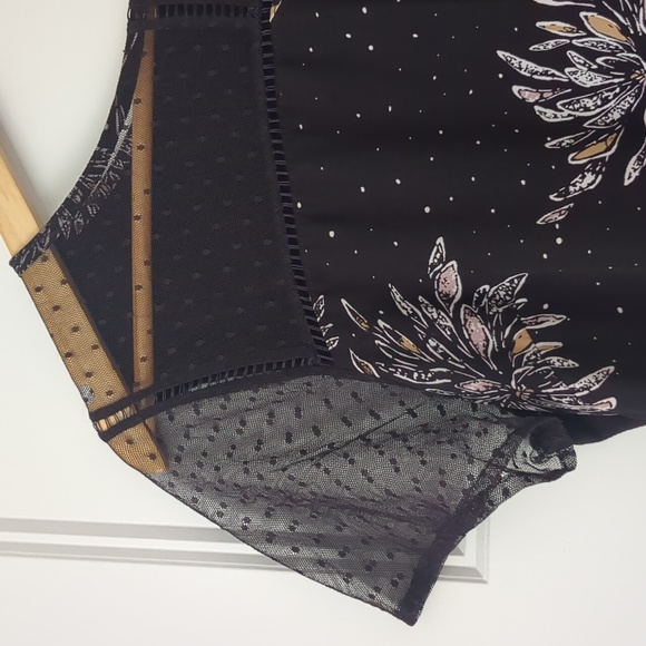 RW&Co, dark purple short sleeve top, size medium - Picture 3 of 4